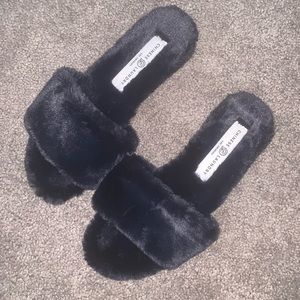 Navy fluffy sandals